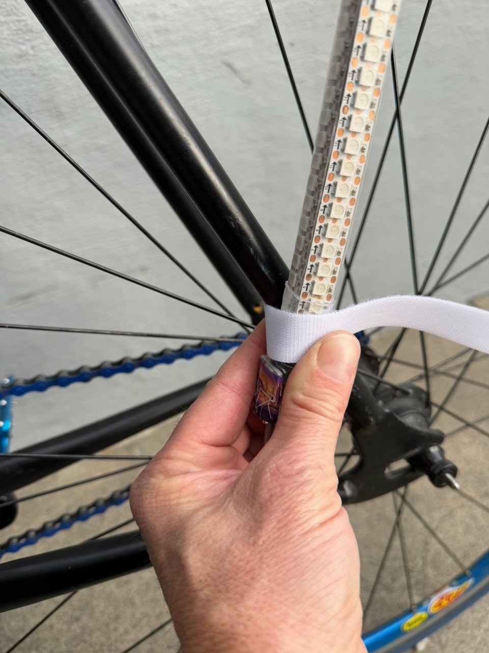 Starting velcro strap at top