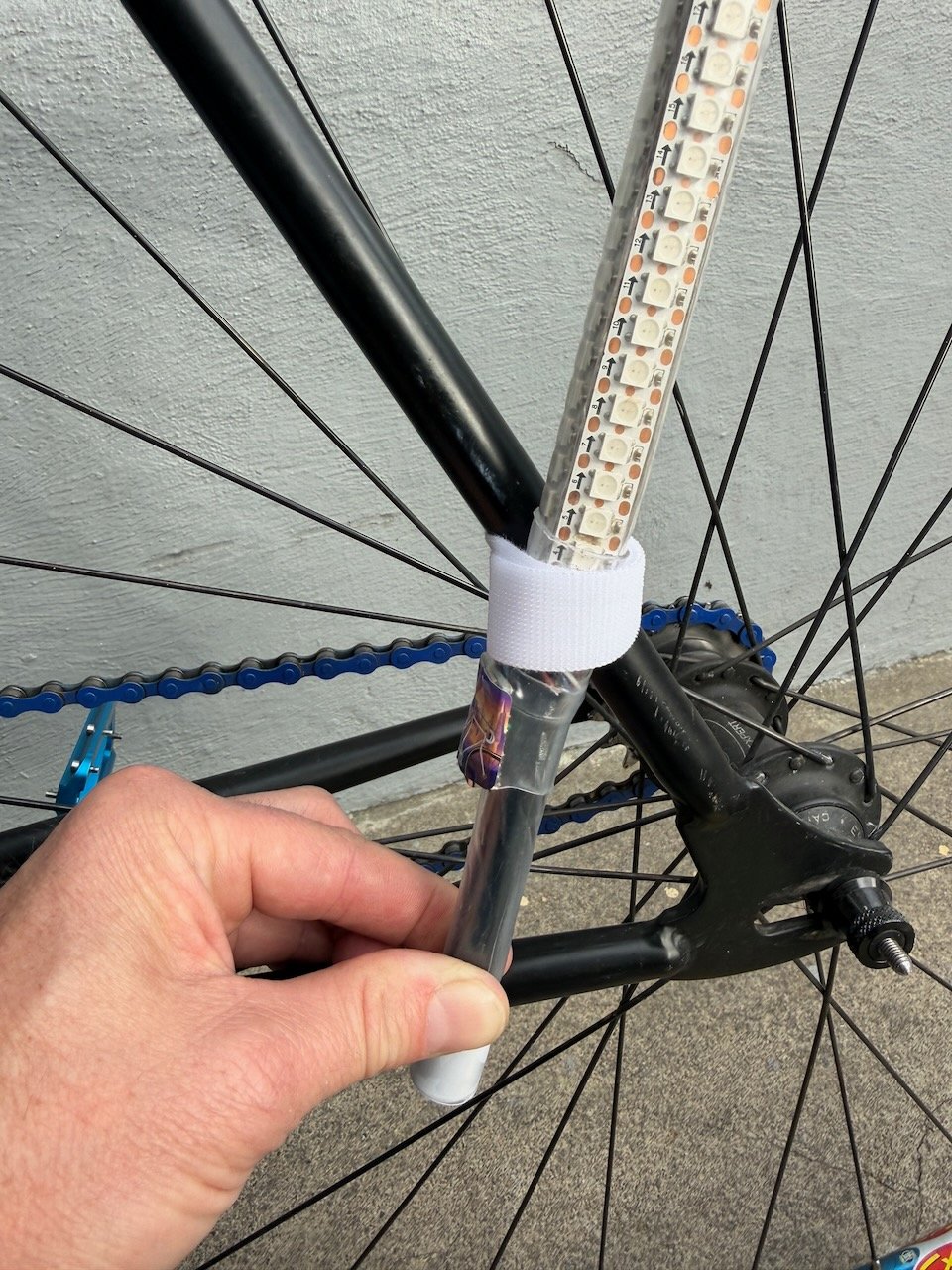 Top velcro strap secured