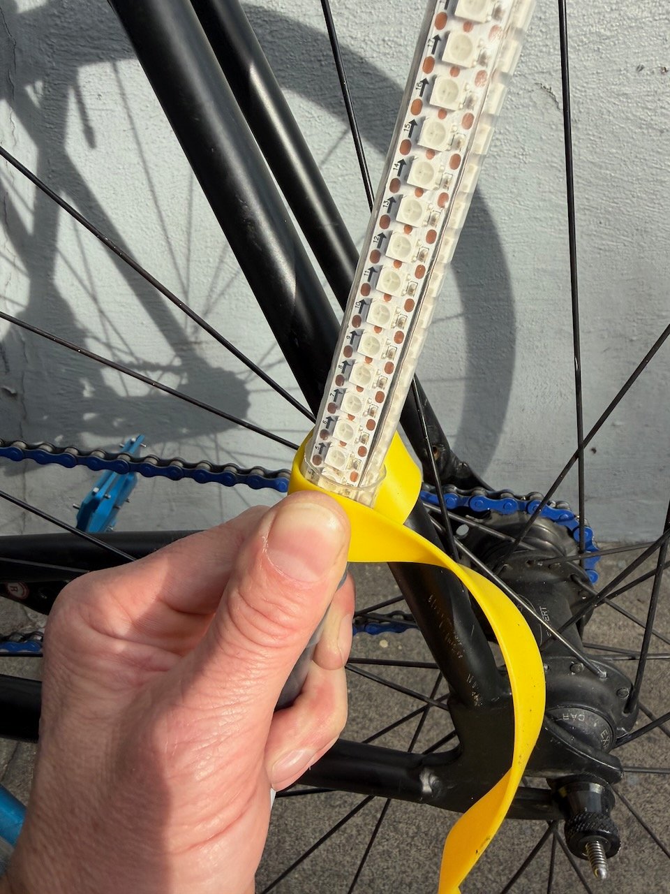 Wrapping rubber strap